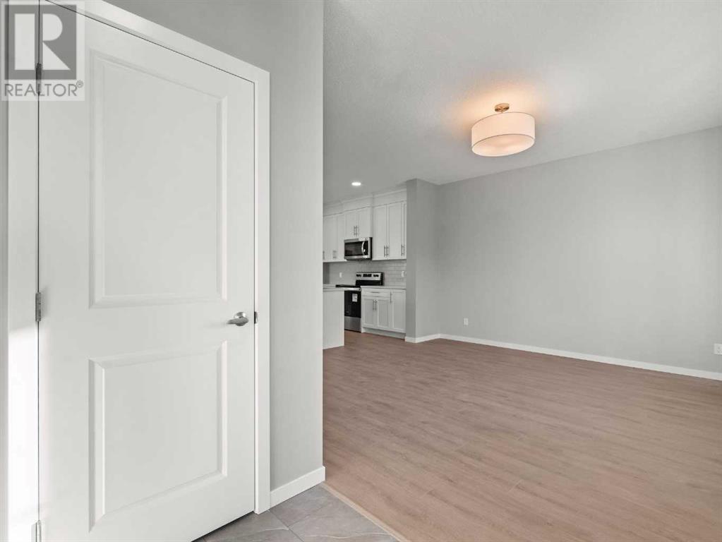 Property at 846 Bayview Terrace SW image 4