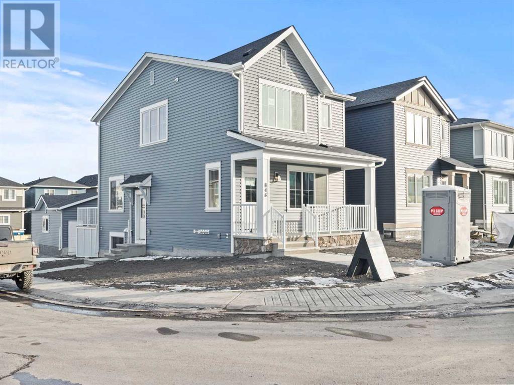 Property at 846 Bayview Terrace SW image 2