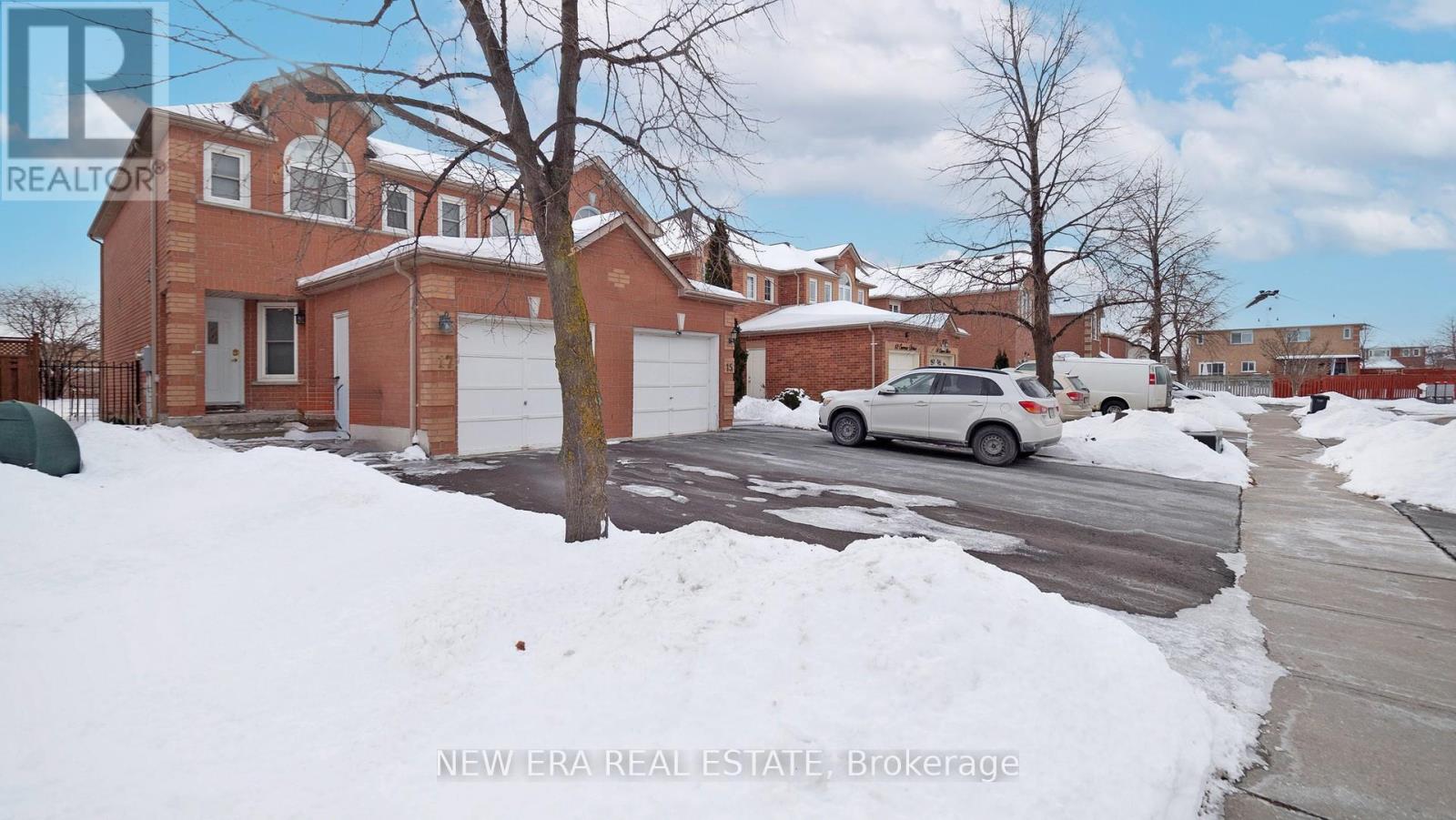 17 Caruso Drive, Brampton (Fletcher's West), Ontario  L6Y 5B1 - Photo 2 - W11971418