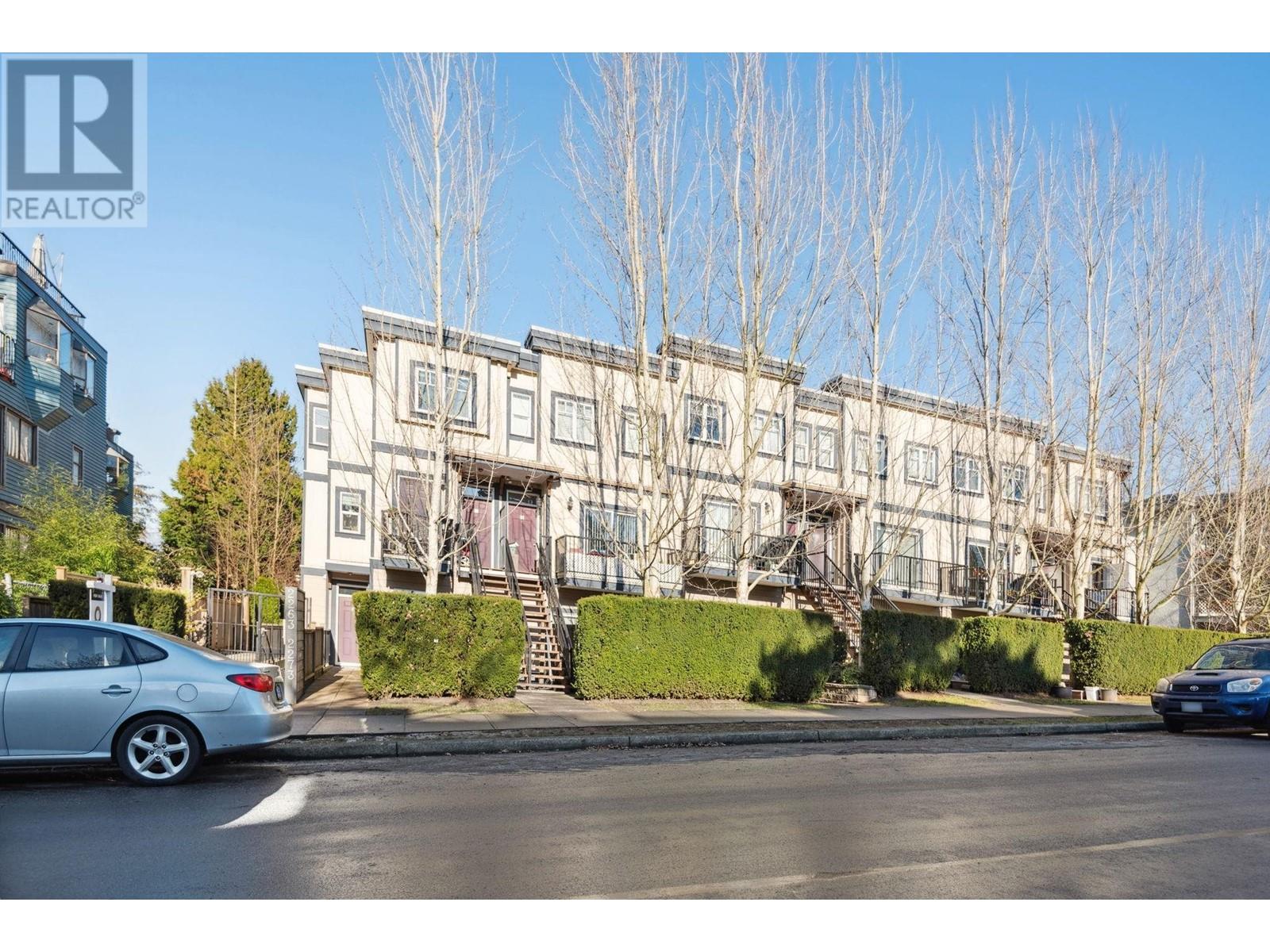 Listing Picture 20 of 21 : 211 2273 TRIUMPH STREET, Vancouver / 溫哥華 - 魯藝地產 Yvonne Lu Group - MLS Medallion Club Member