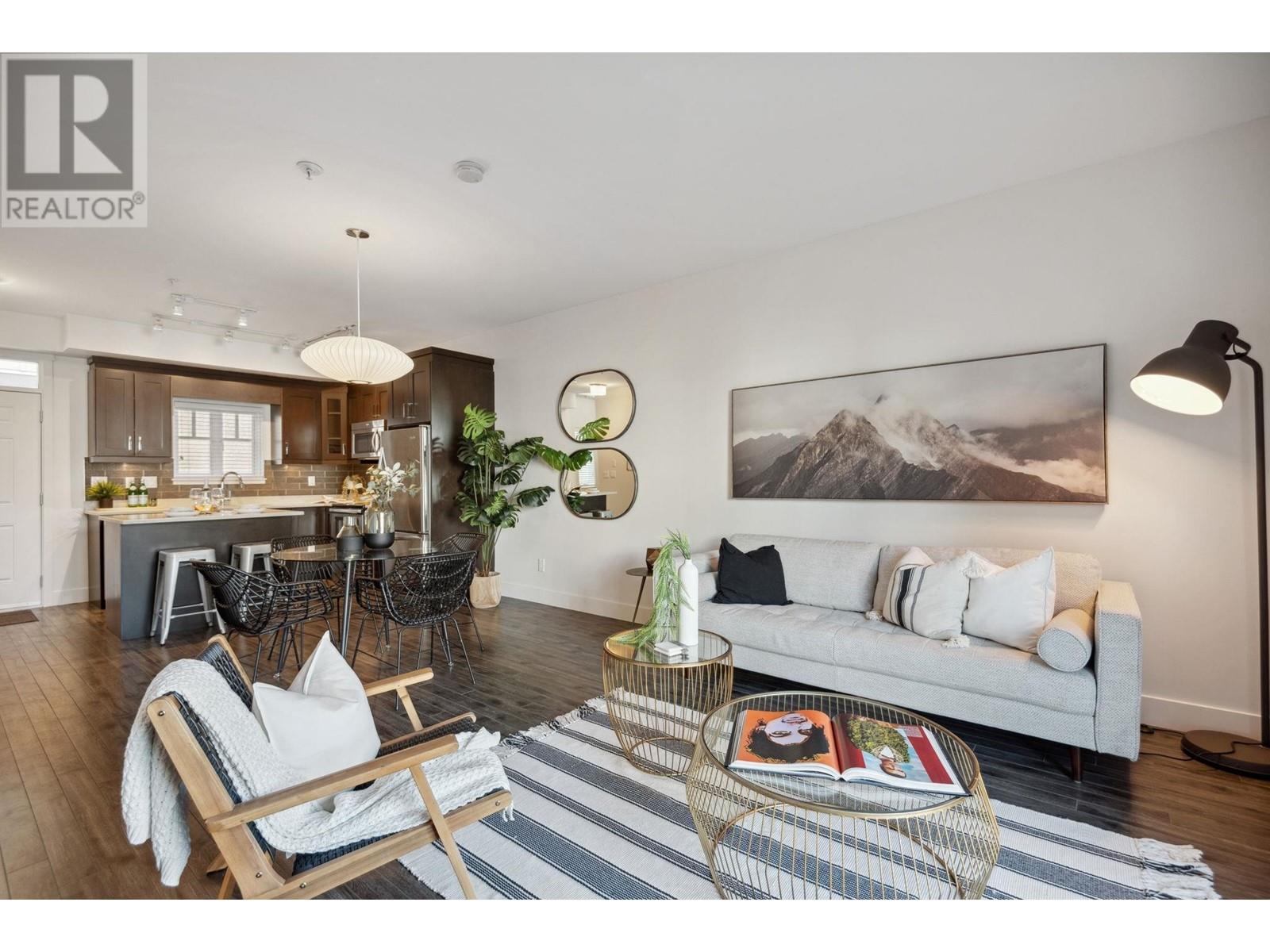 Listing Picture 3 of 21 : 211 2273 TRIUMPH STREET, Vancouver / 溫哥華 - 魯藝地產 Yvonne Lu Group - MLS Medallion Club Member