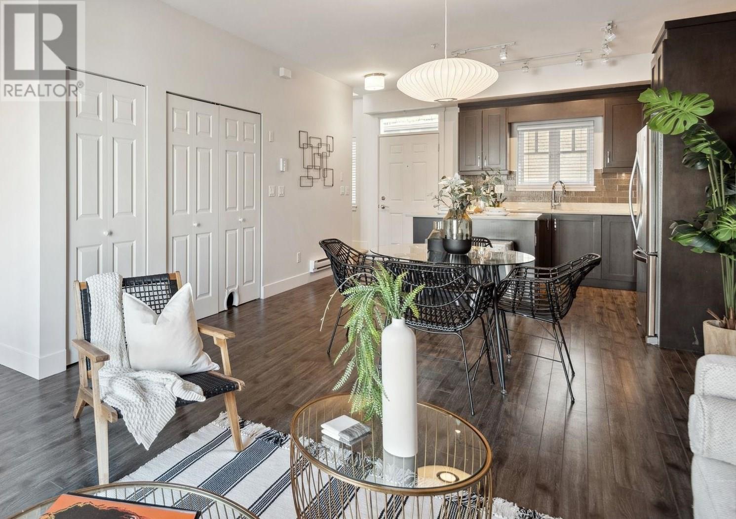 Listing Picture 5 of 21 : 211 2273 TRIUMPH STREET, Vancouver / 溫哥華 - 魯藝地產 Yvonne Lu Group - MLS Medallion Club Member