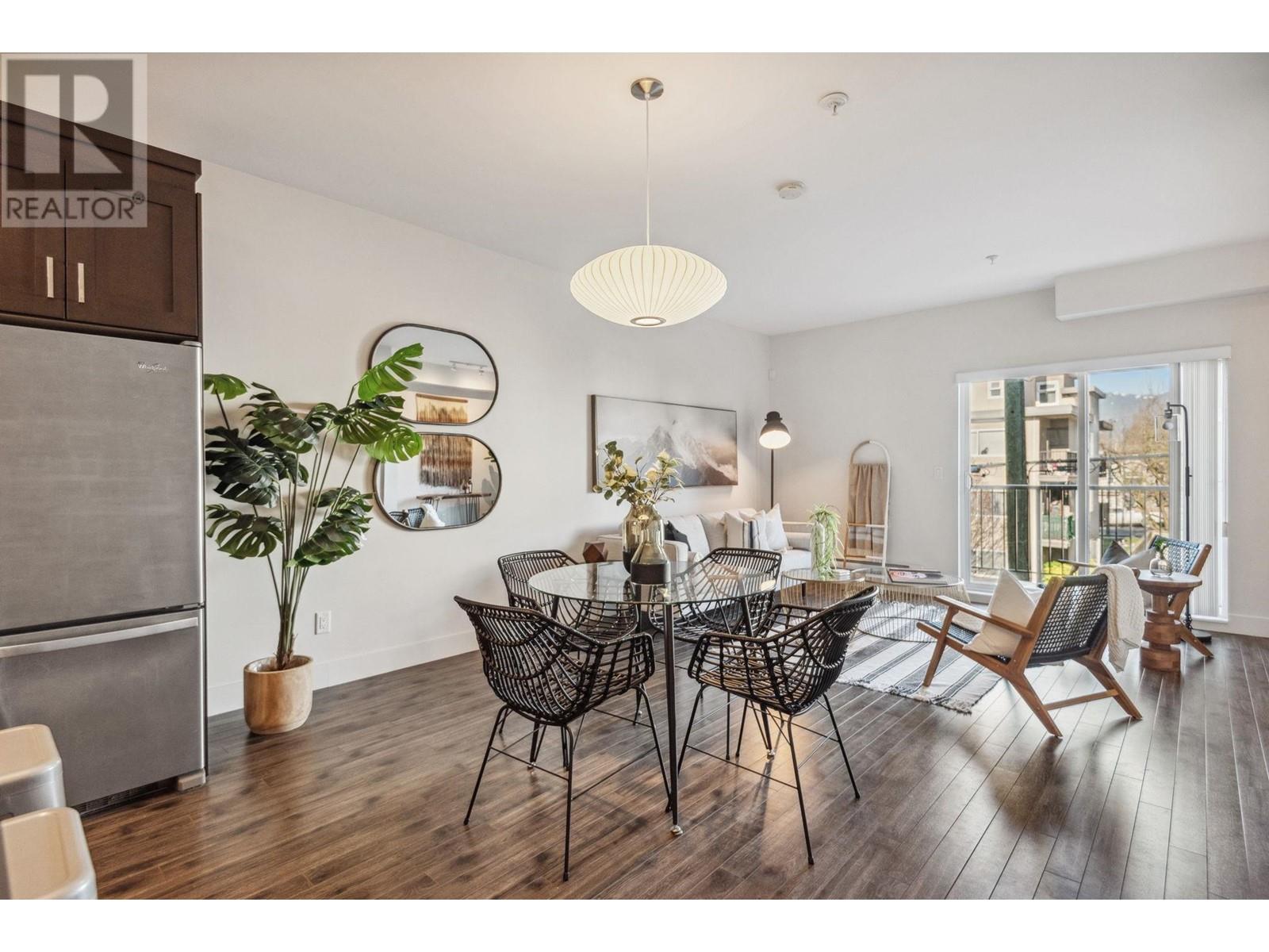 Listing Picture 6 of 21 : 211 2273 TRIUMPH STREET, Vancouver / 溫哥華 - 魯藝地產 Yvonne Lu Group - MLS Medallion Club Member