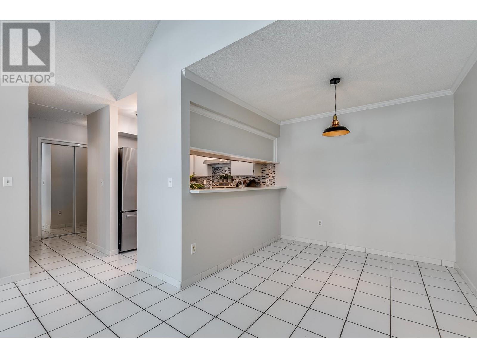302 932 Robinson Street, Coquitlam, British Columbia  V3J 7R8 - Photo 9 - R2966193