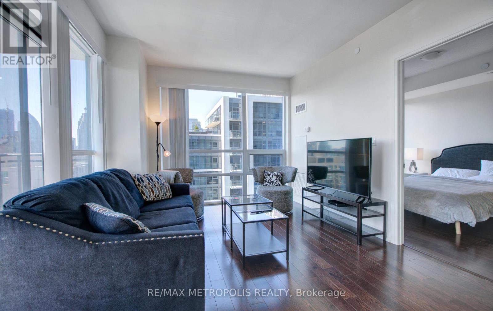 2015 - 460 Adelaide Street E, Toronto, Ontario  M5A 0E7 - Photo 4 - C11971491
