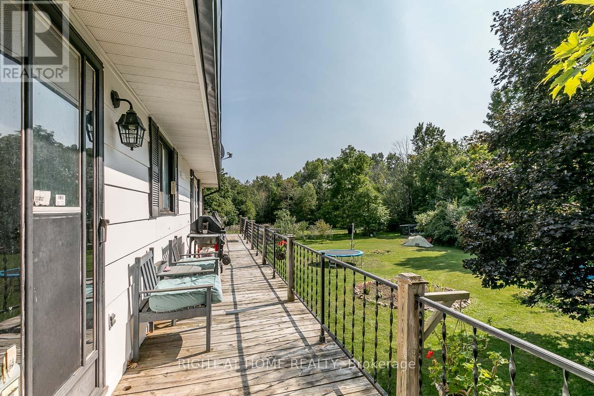 401 Ridge Road W, Oro-Medonte, Ontario  L0L 2E0 - Photo 12 - S11971521