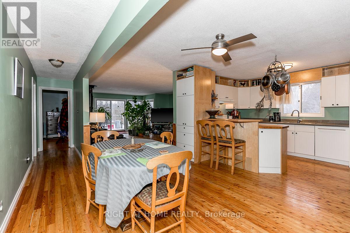 401 Ridge Road W, Oro-Medonte, Ontario  L0L 2E0 - Photo 23 - S11971521