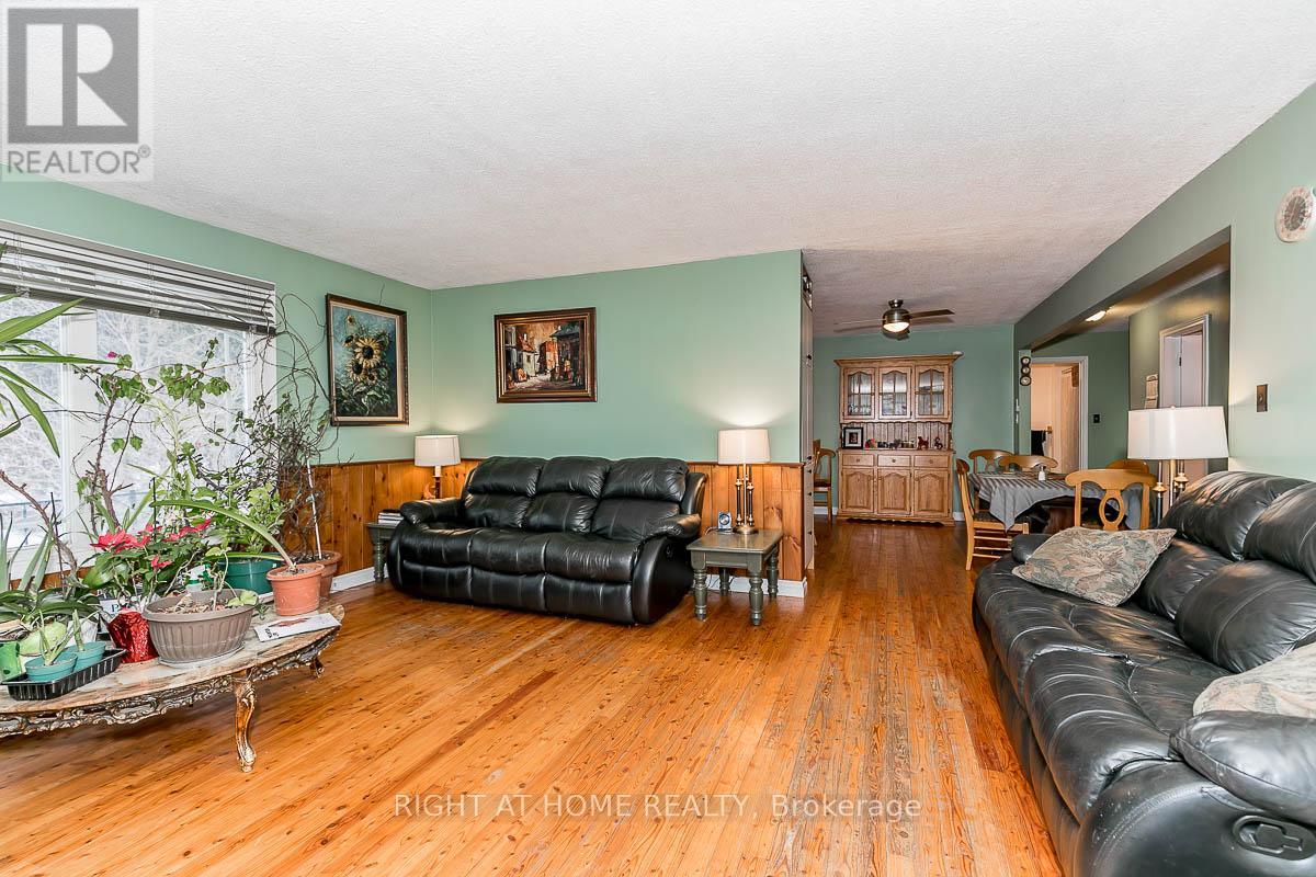401 Ridge Road W, Oro-Medonte, Ontario  L0L 2E0 - Photo 26 - S11971521