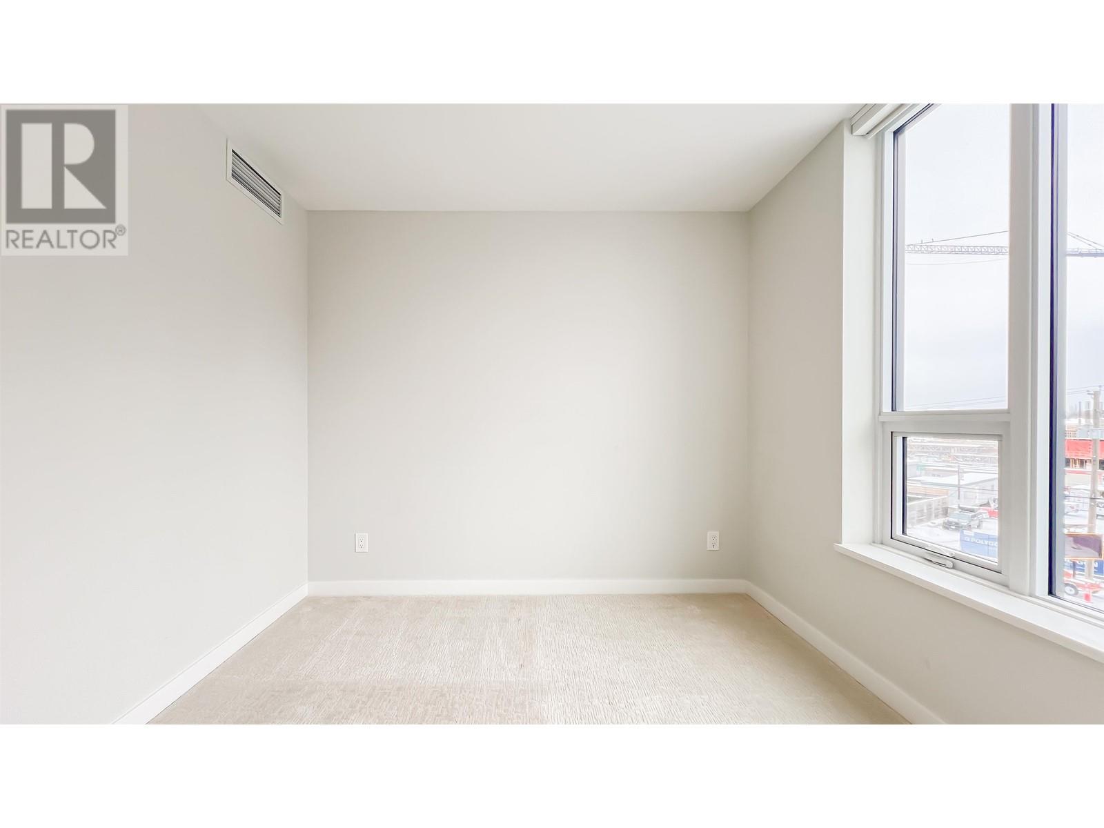 Listing Picture 17 of 27 : 416 3699 SEXSMITH ROAD, Richmond / 烈治文 - 魯藝地產 Yvonne Lu Group - MLS Medallion Club Member