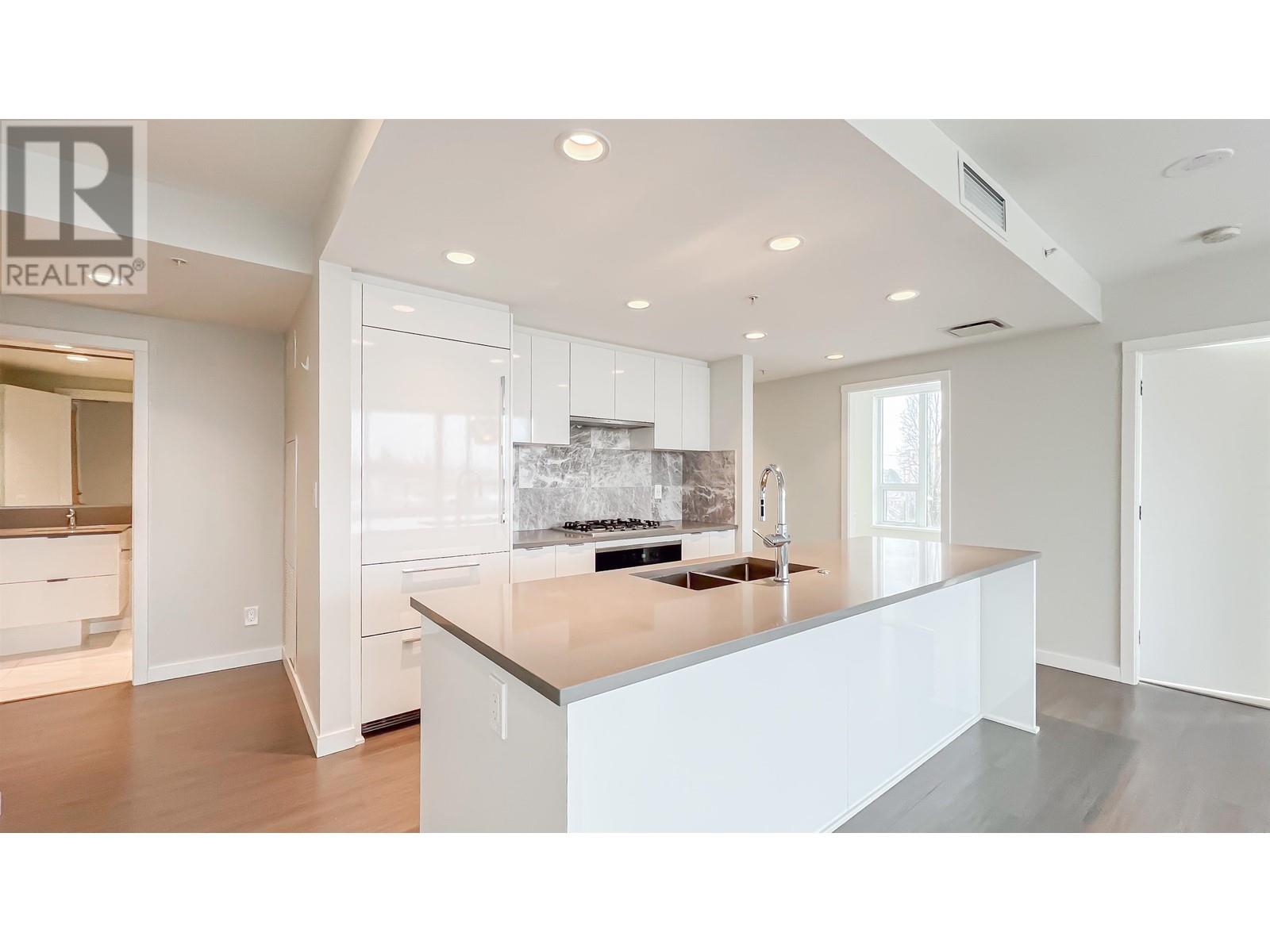 Listing Picture 8 of 27 : 416 3699 SEXSMITH ROAD, Richmond / 烈治文 - 魯藝地產 Yvonne Lu Group - MLS Medallion Club Member