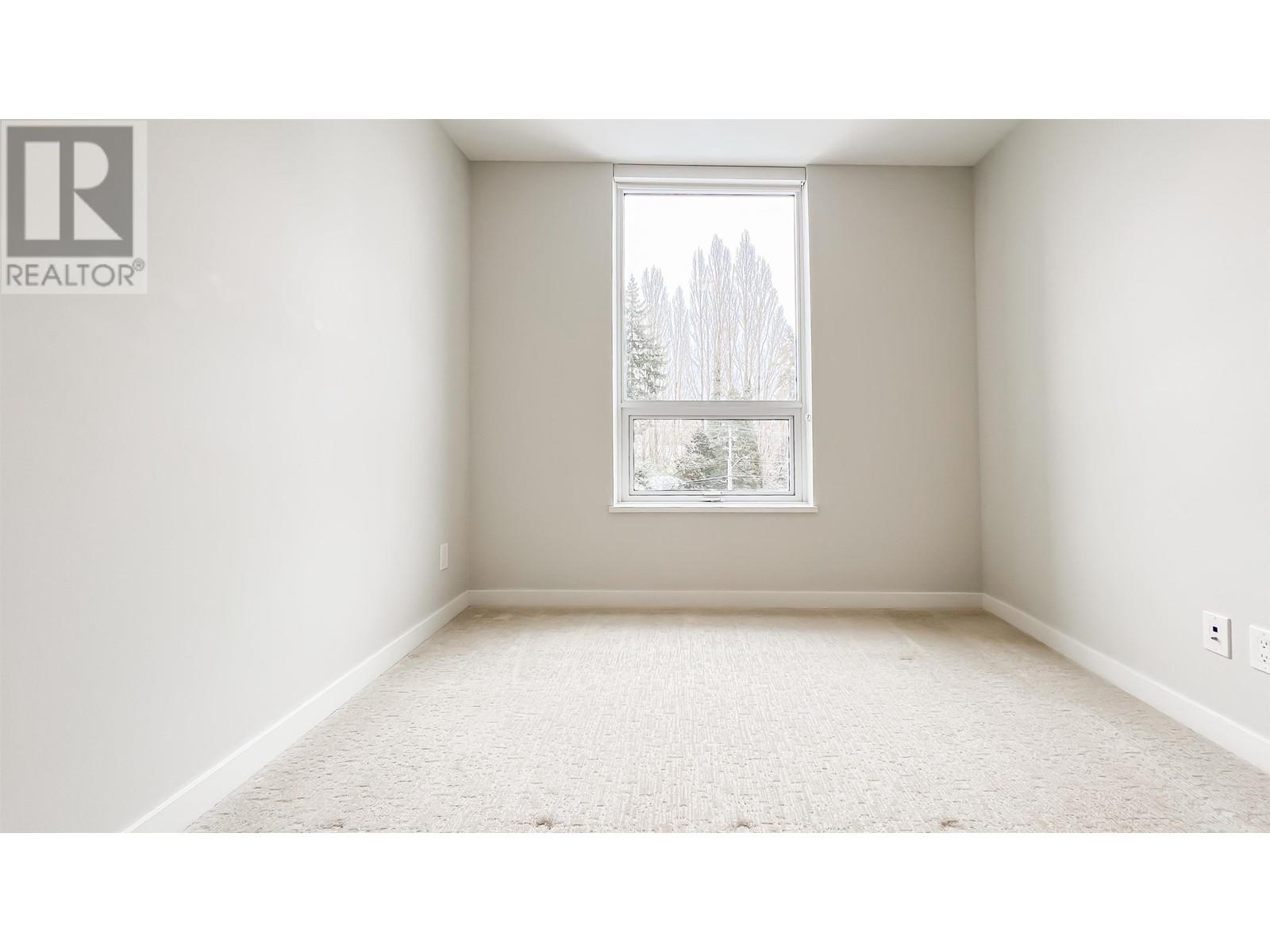 Listing Picture 19 of 27 : 416 3699 SEXSMITH ROAD, Richmond / 烈治文 - 魯藝地產 Yvonne Lu Group - MLS Medallion Club Member