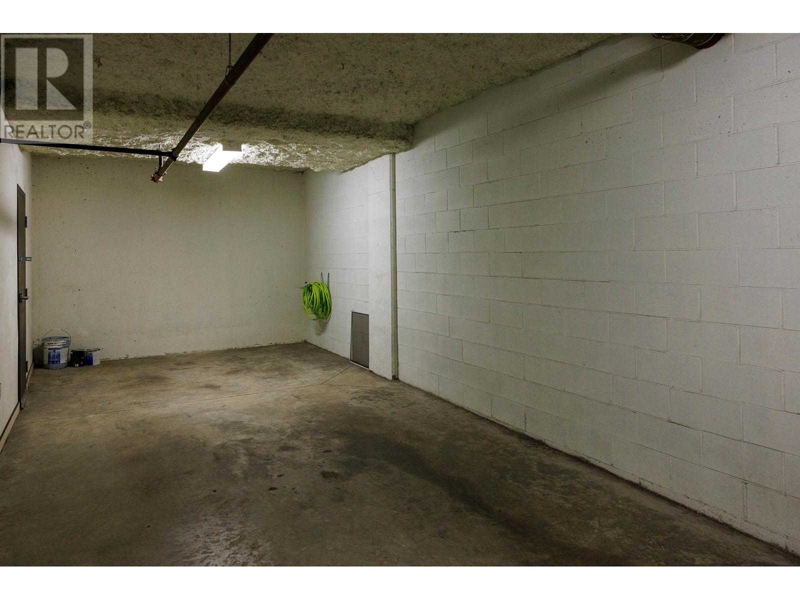 Listing Picture 17 of 26 : 15 5883 IRMIN STREET, Burnaby / 本拿比 - 魯藝地產 Yvonne Lu Group - MLS Medallion Club Member