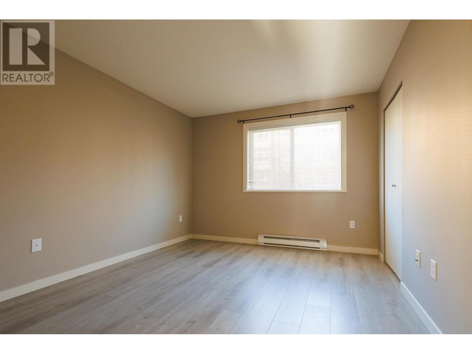 Listing Picture 16 of 26 : 15 5883 IRMIN STREET, Burnaby / 本拿比 - 魯藝地產 Yvonne Lu Group - MLS Medallion Club Member