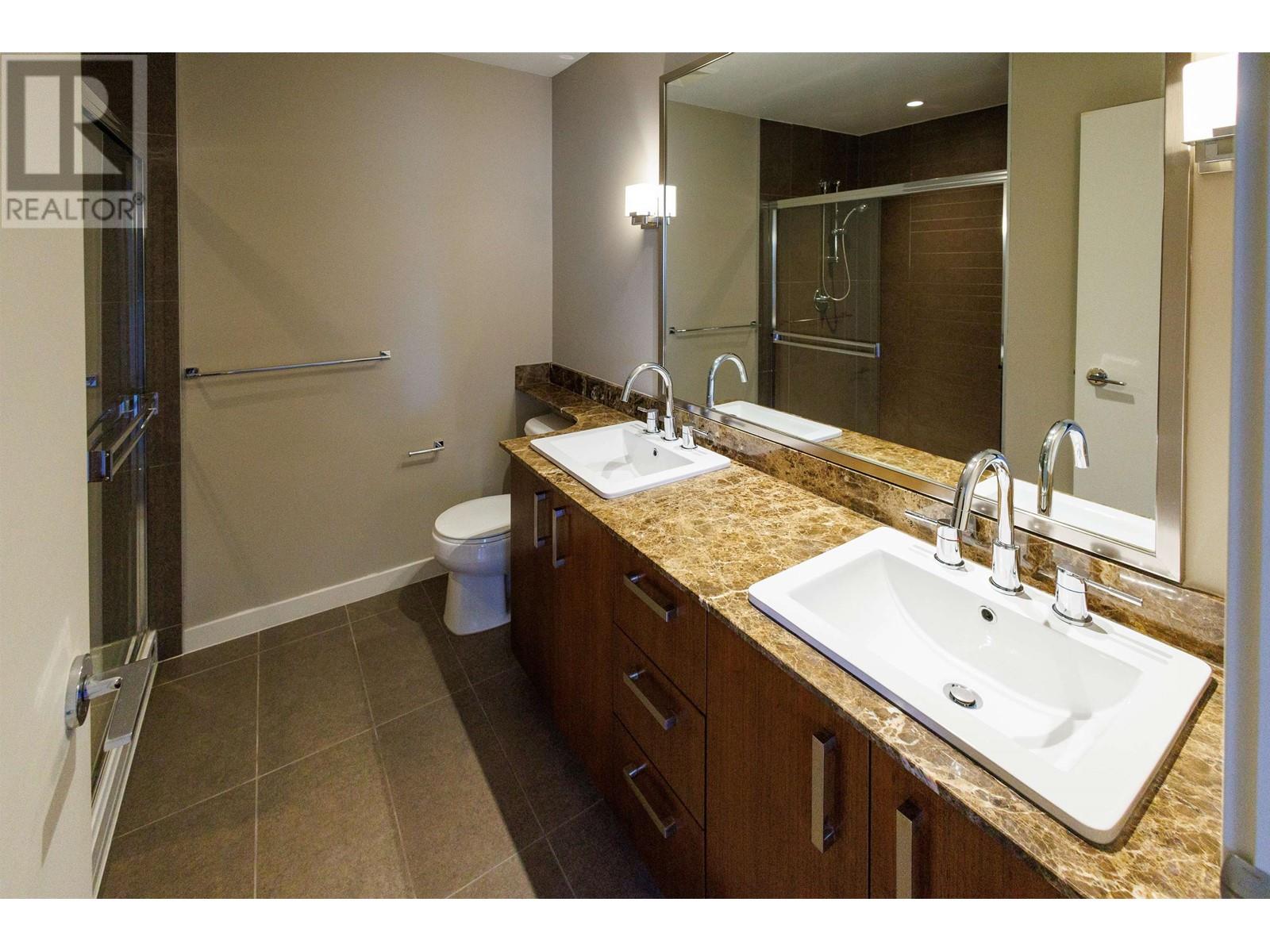 Listing Picture 13 of 26 : 15 5883 IRMIN STREET, Burnaby / 本拿比 - 魯藝地產 Yvonne Lu Group - MLS Medallion Club Member
