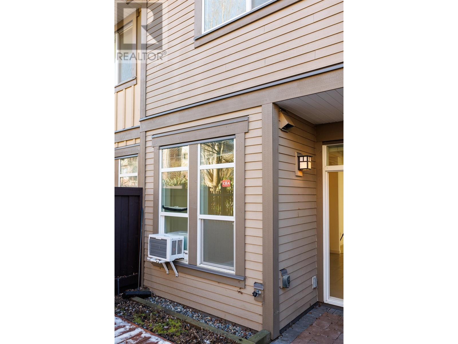 Listing Picture 23 of 26 : 15 5883 IRMIN STREET, Burnaby / 本拿比 - 魯藝地產 Yvonne Lu Group - MLS Medallion Club Member