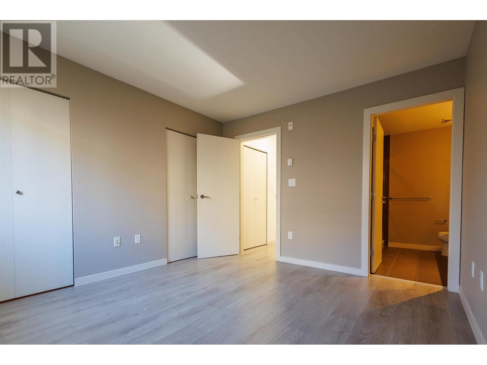 Listing Picture 12 of 26 : 15 5883 IRMIN STREET, Burnaby / 本拿比 - 魯藝地產 Yvonne Lu Group - MLS Medallion Club Member