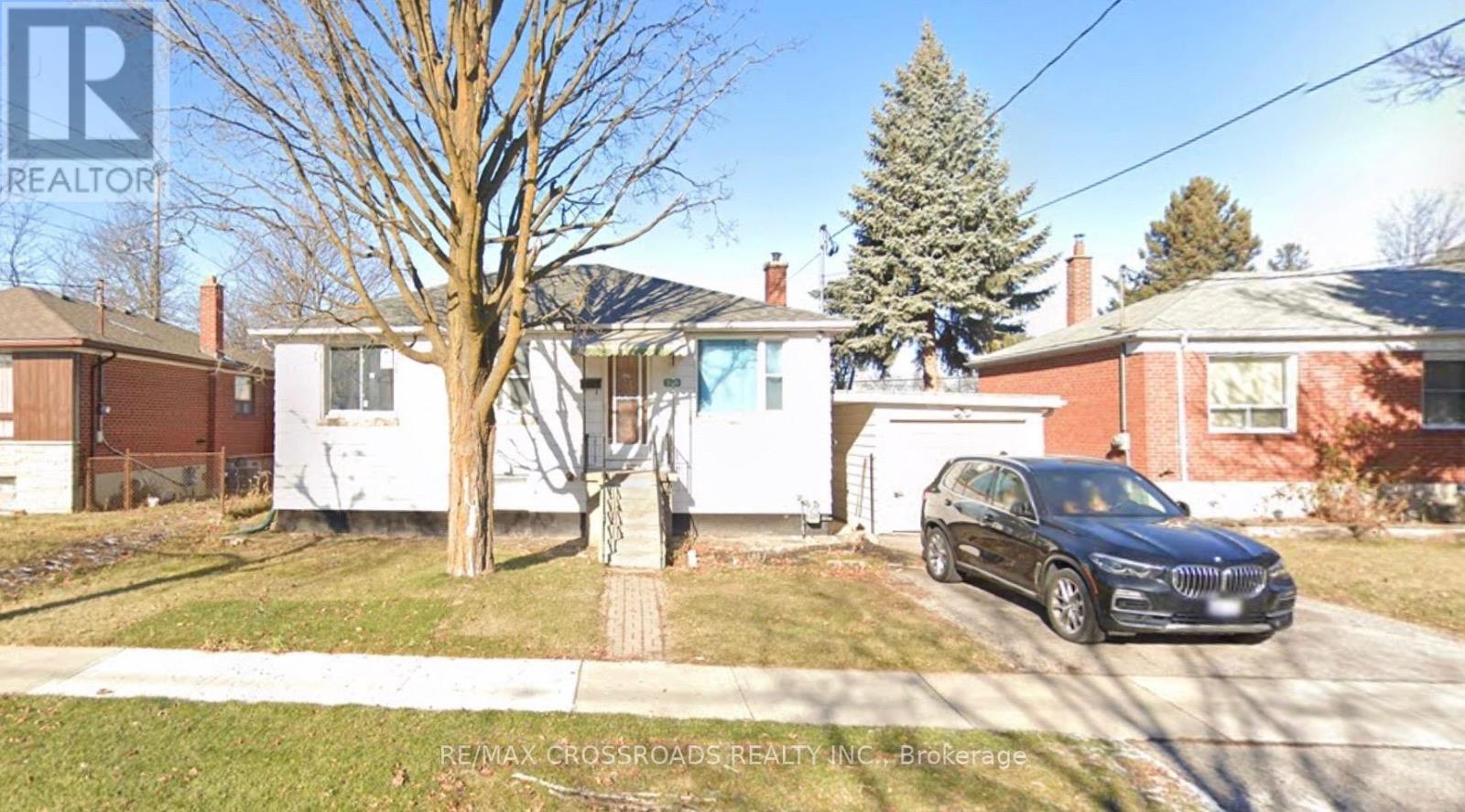 Property at 260 CONNAUGHT AVENUE image 3