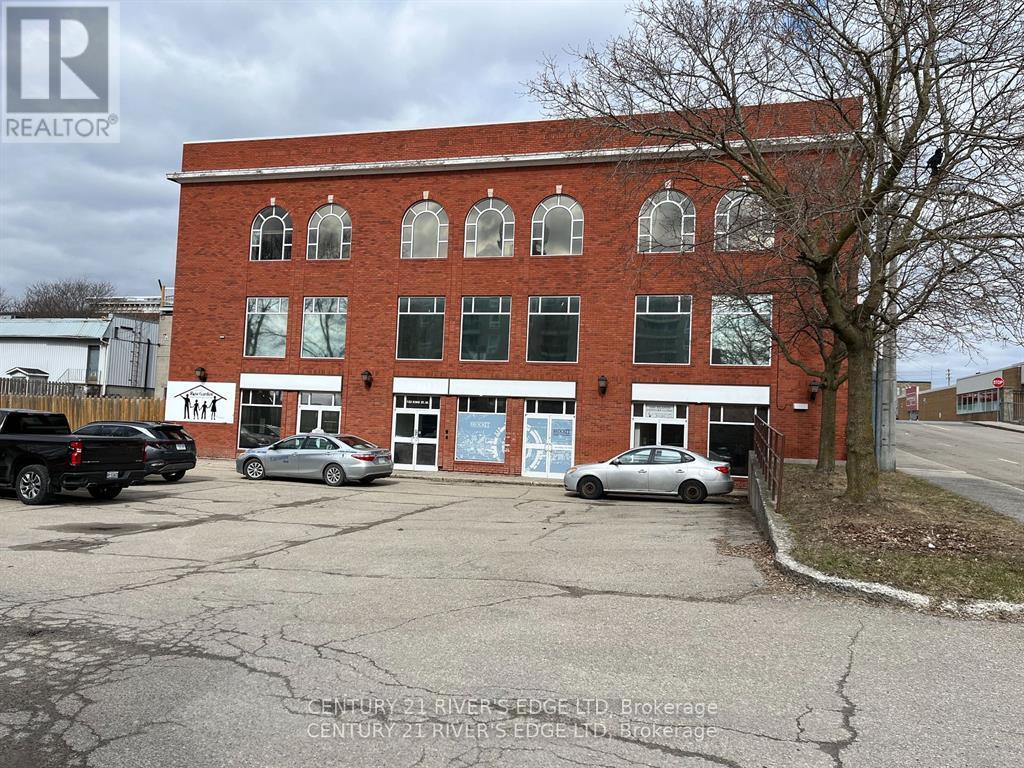 202 - 133 King Street W, Brockville, Ontario  K6V 6Z1 - Photo 2 - X11971701