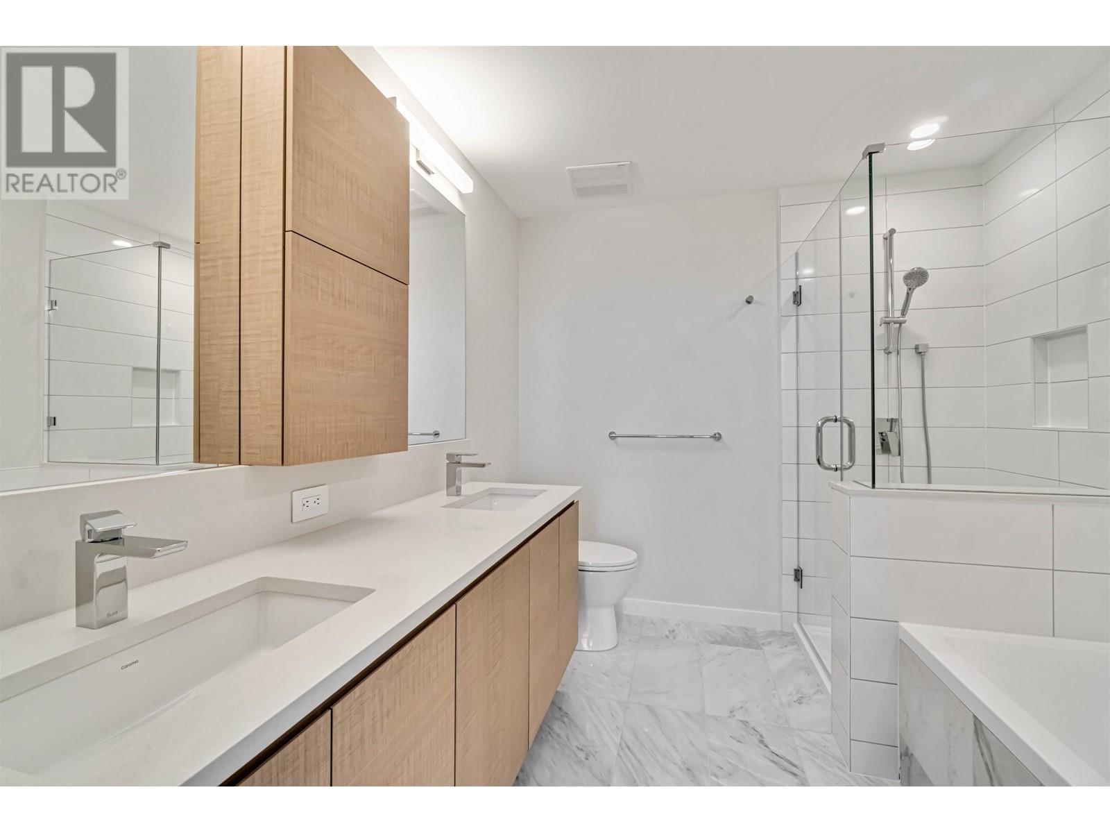 Listing Picture 12 of 39 : 5501 2108 GILMORE AVENUE, Burnaby / 本拿比 - 魯藝地產 Yvonne Lu Group - MLS Medallion Club Member