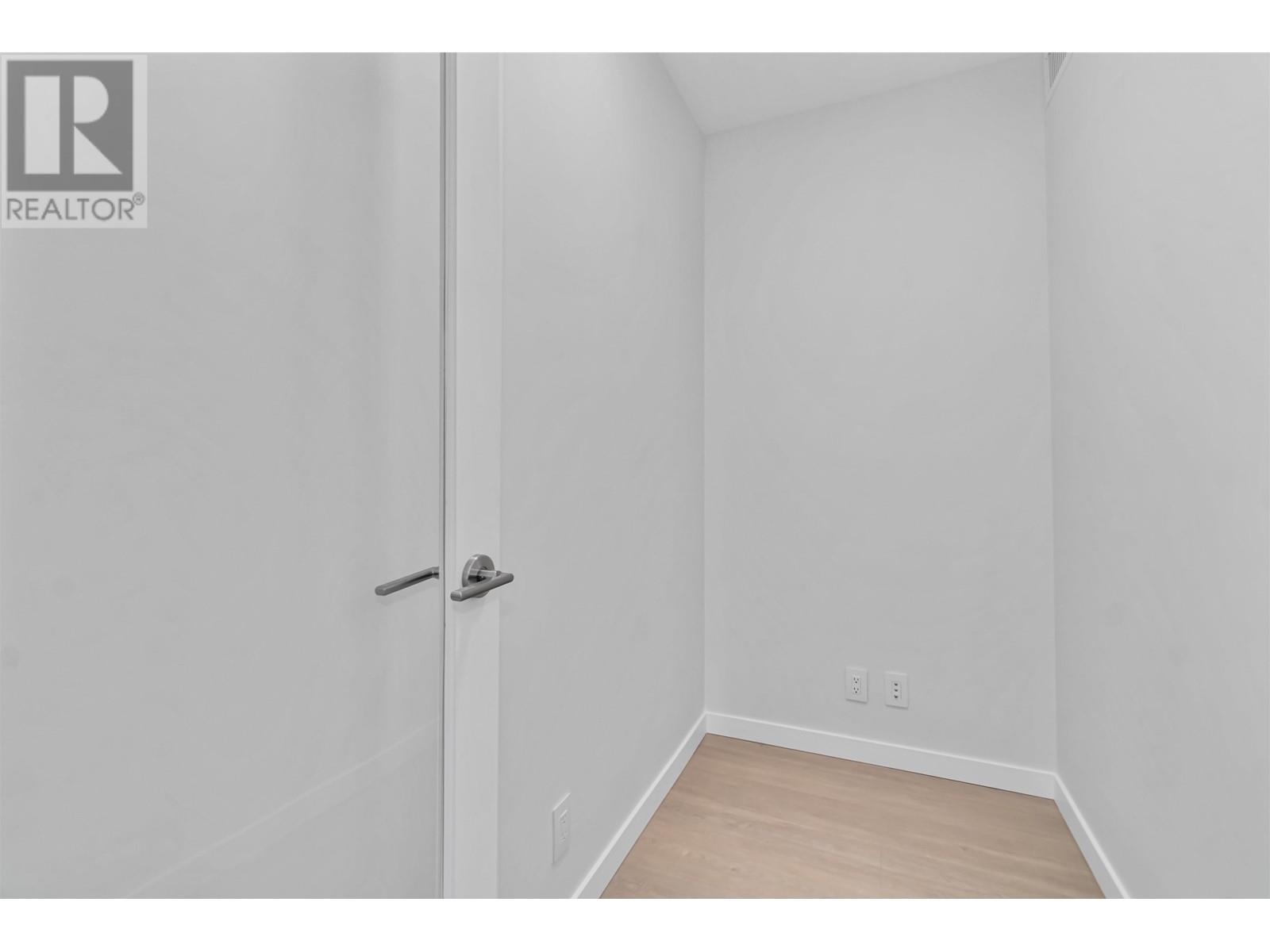 Listing Picture 17 of 39 : 5501 2108 GILMORE AVENUE, Burnaby / 本拿比 - 魯藝地產 Yvonne Lu Group - MLS Medallion Club Member