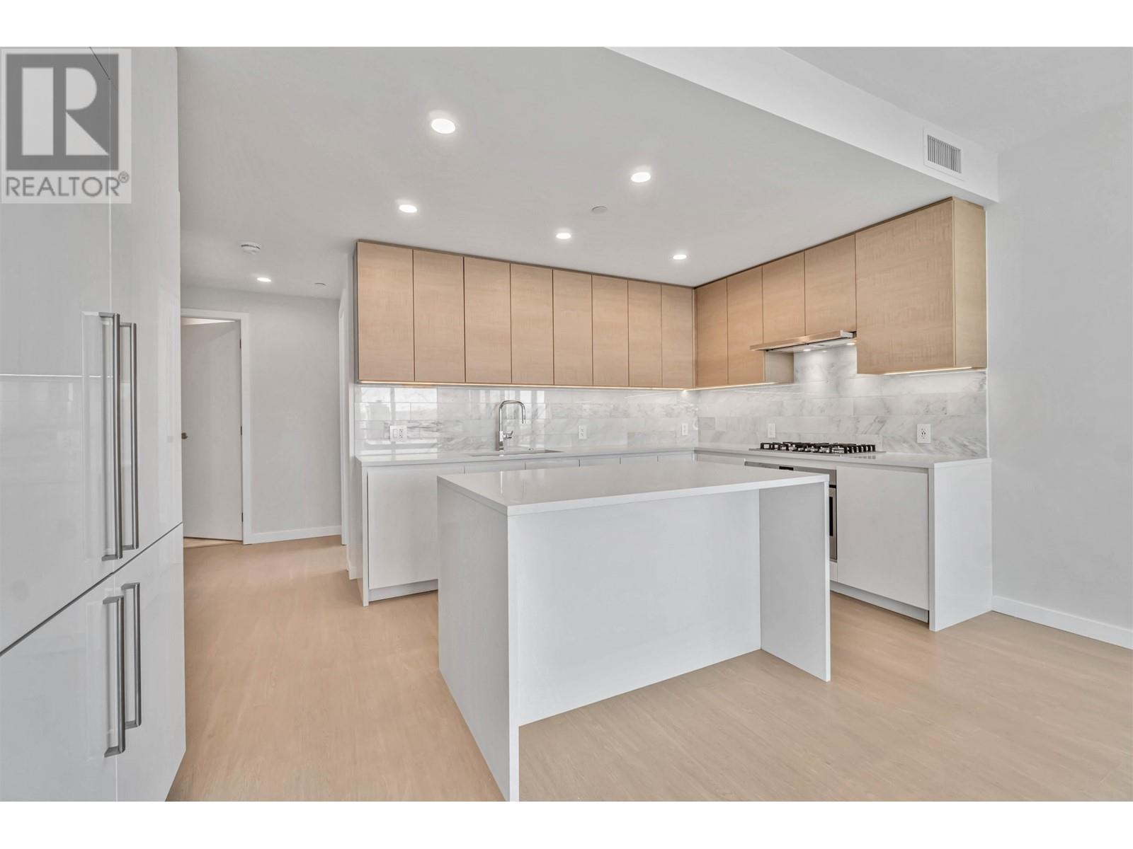 Listing Picture 5 of 39 : 5501 2108 GILMORE AVENUE, Burnaby / 本拿比 - 魯藝地產 Yvonne Lu Group - MLS Medallion Club Member