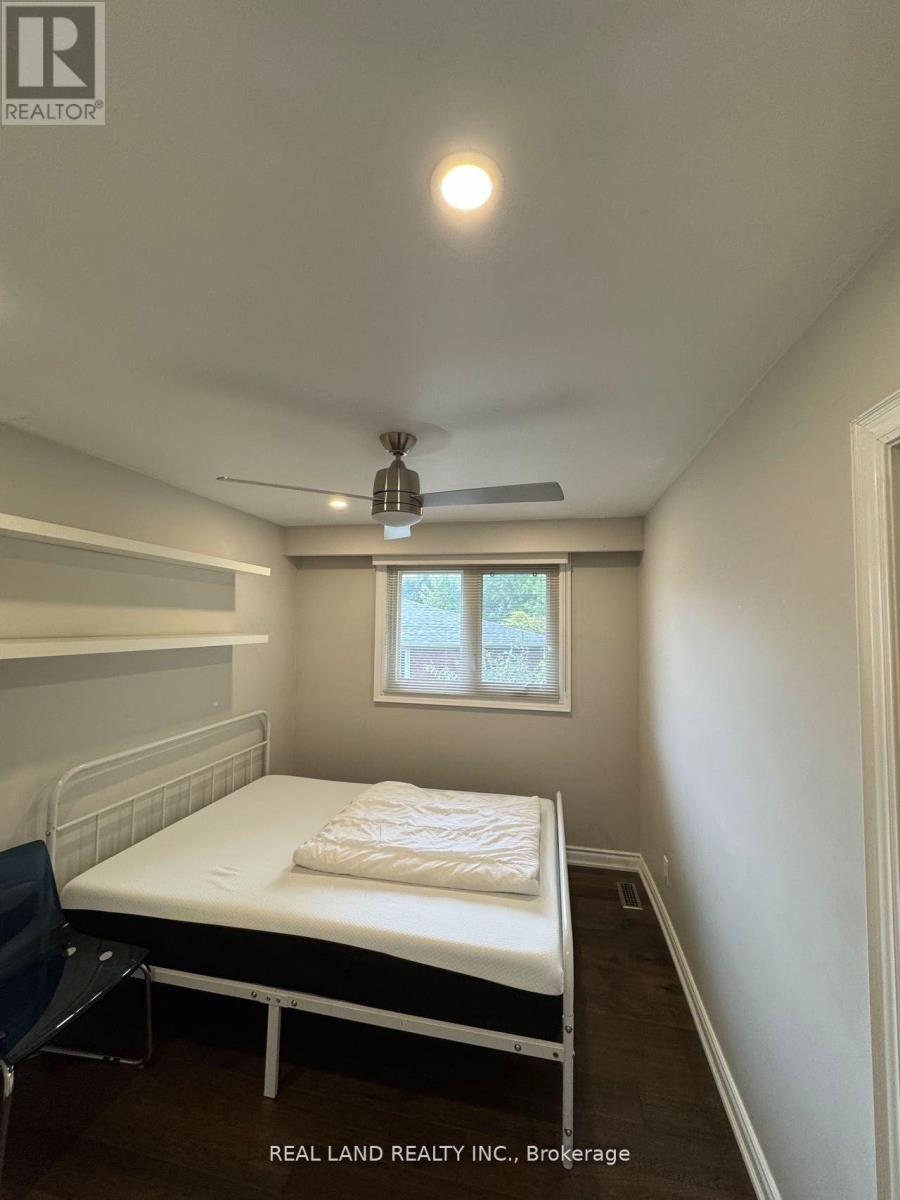 26 Greyhound Drive E, Toronto, Ontario  M2H 1K3 - Photo 9 - C11971172