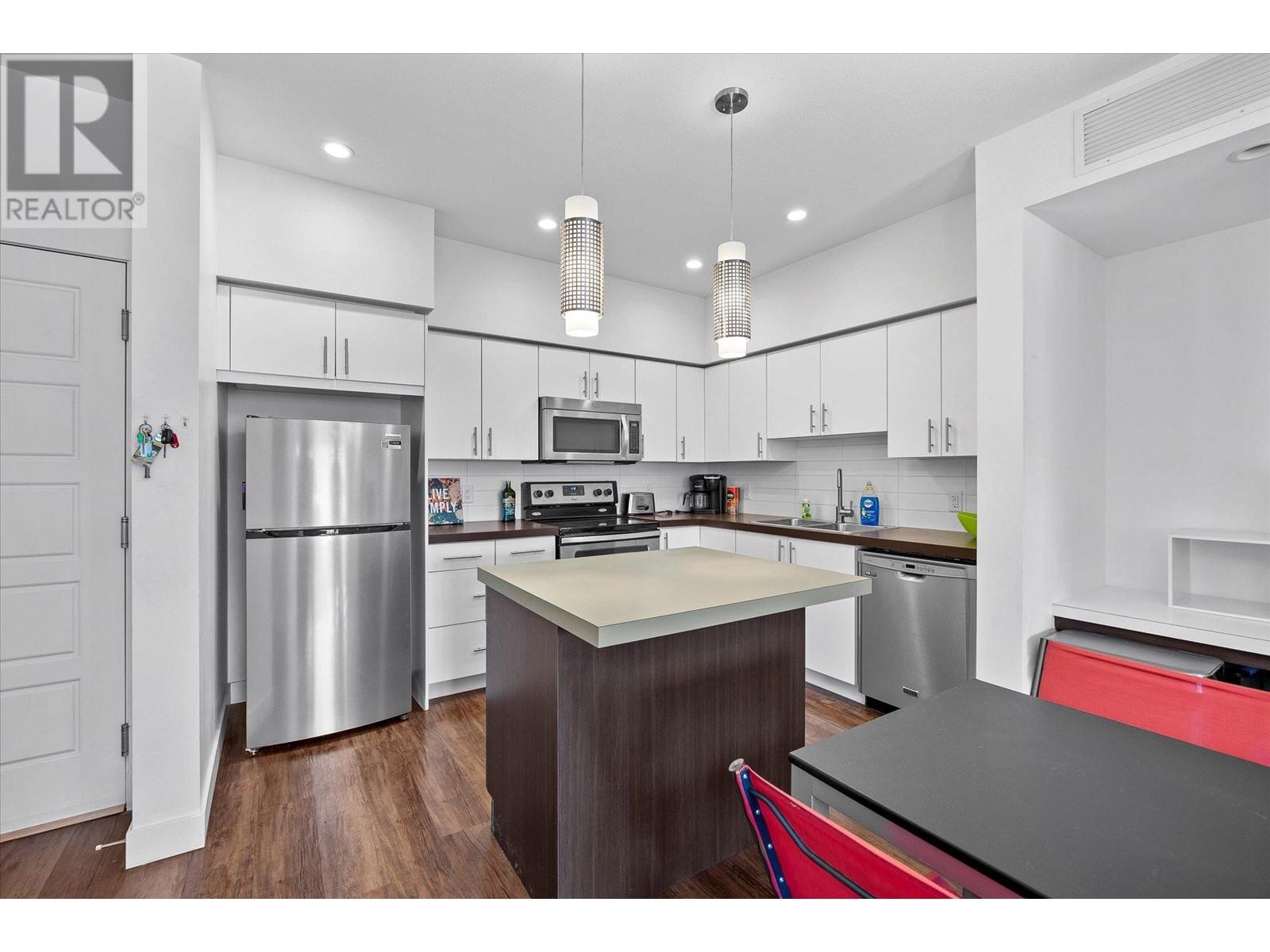 Property at 975 Academy Way Unit# 301 image 4