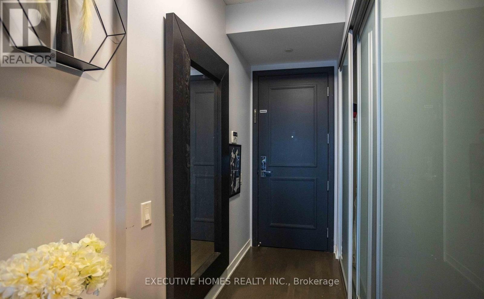 Property at 1710 - 90 PARK LAWN ROAD image 5
