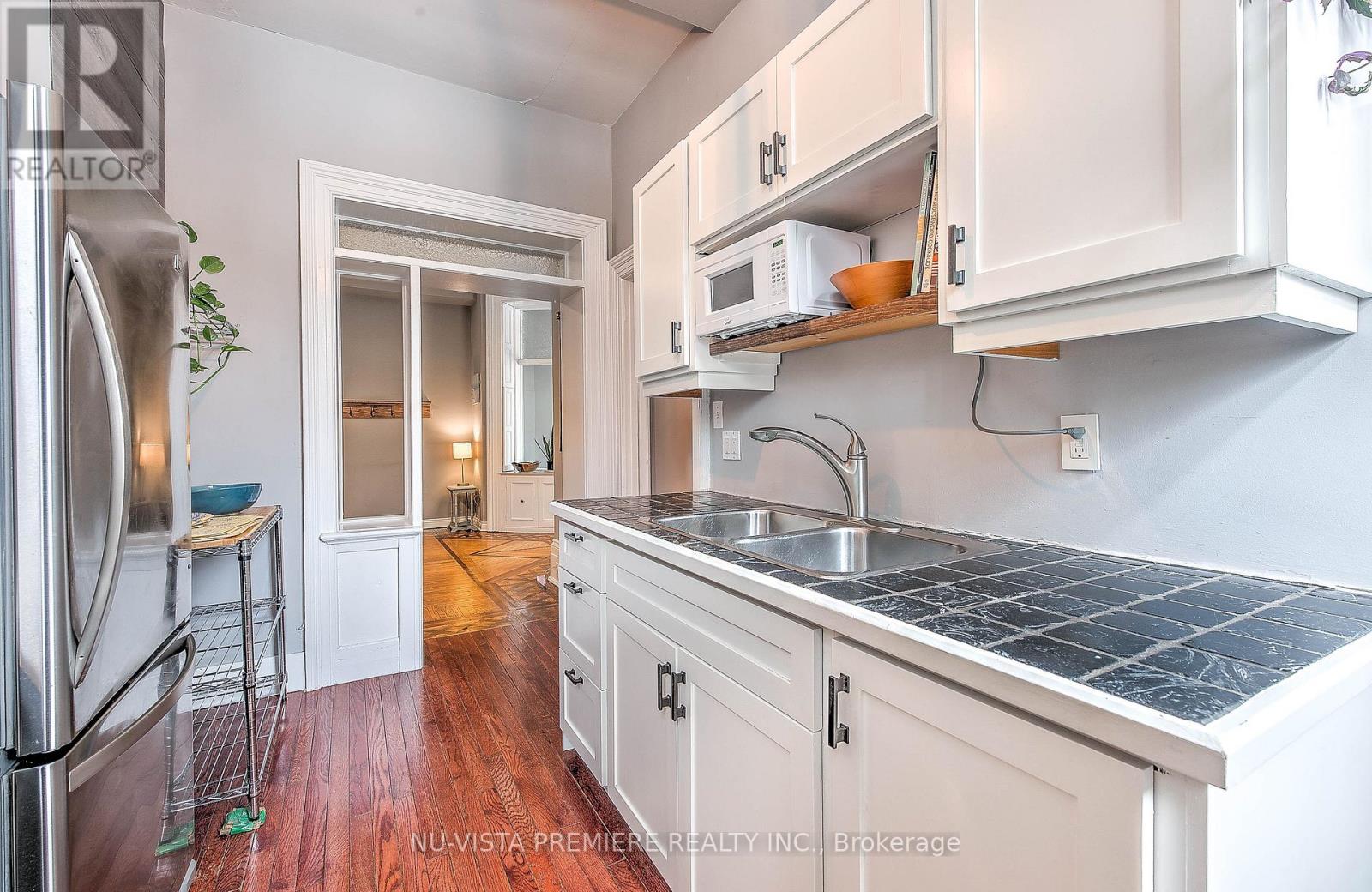 Photo 26 of 36 for 2 - 49 Ridout Street S