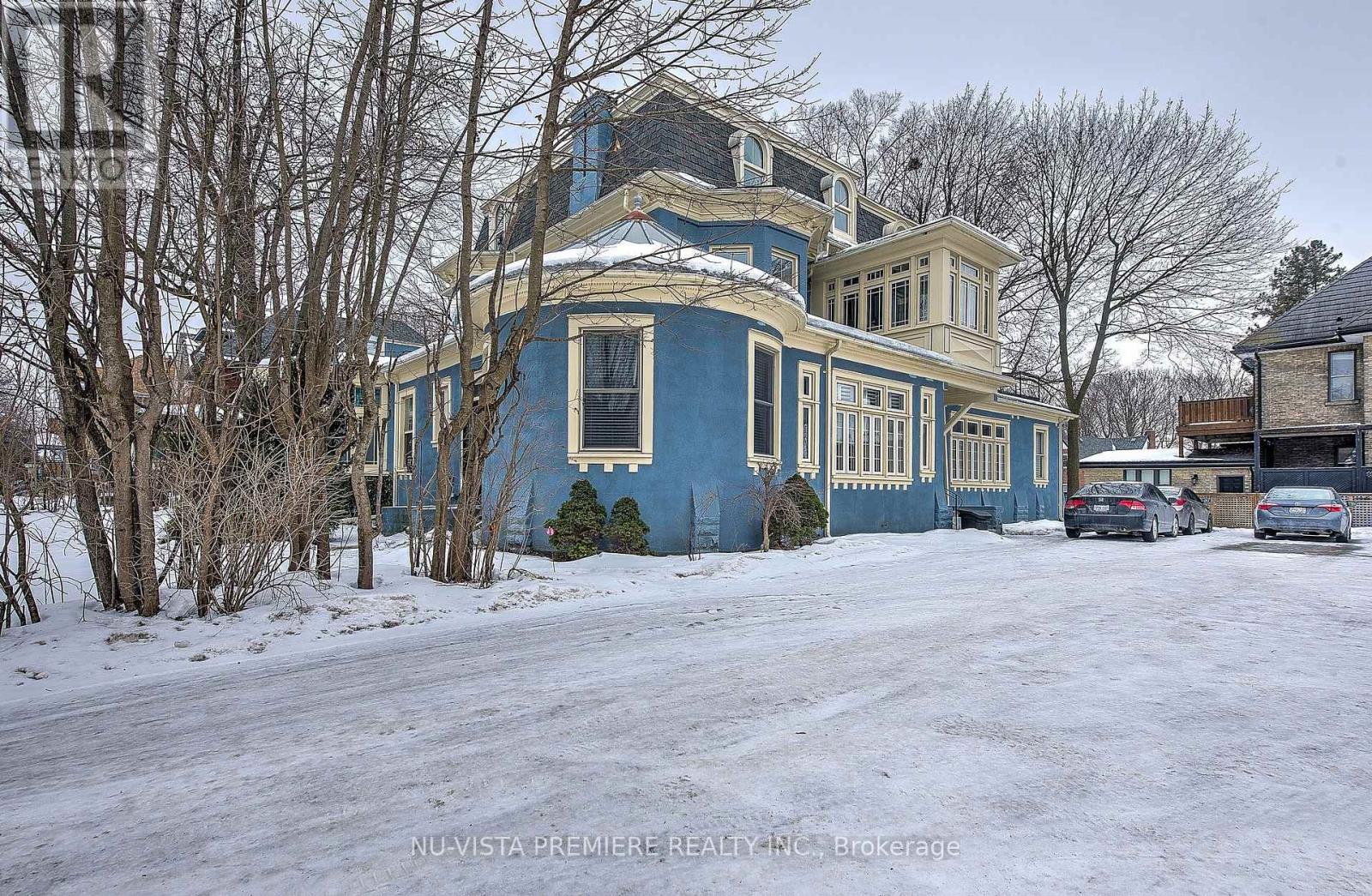 Photo 5 of 36 for 2 - 49 Ridout Street S