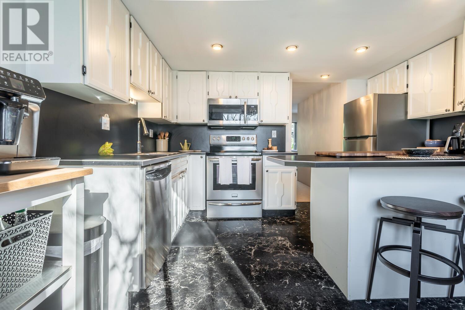 9135 Wiltshire Place, Burnaby, British Columbia  V3N 4L6 - Photo 10 - R2966582