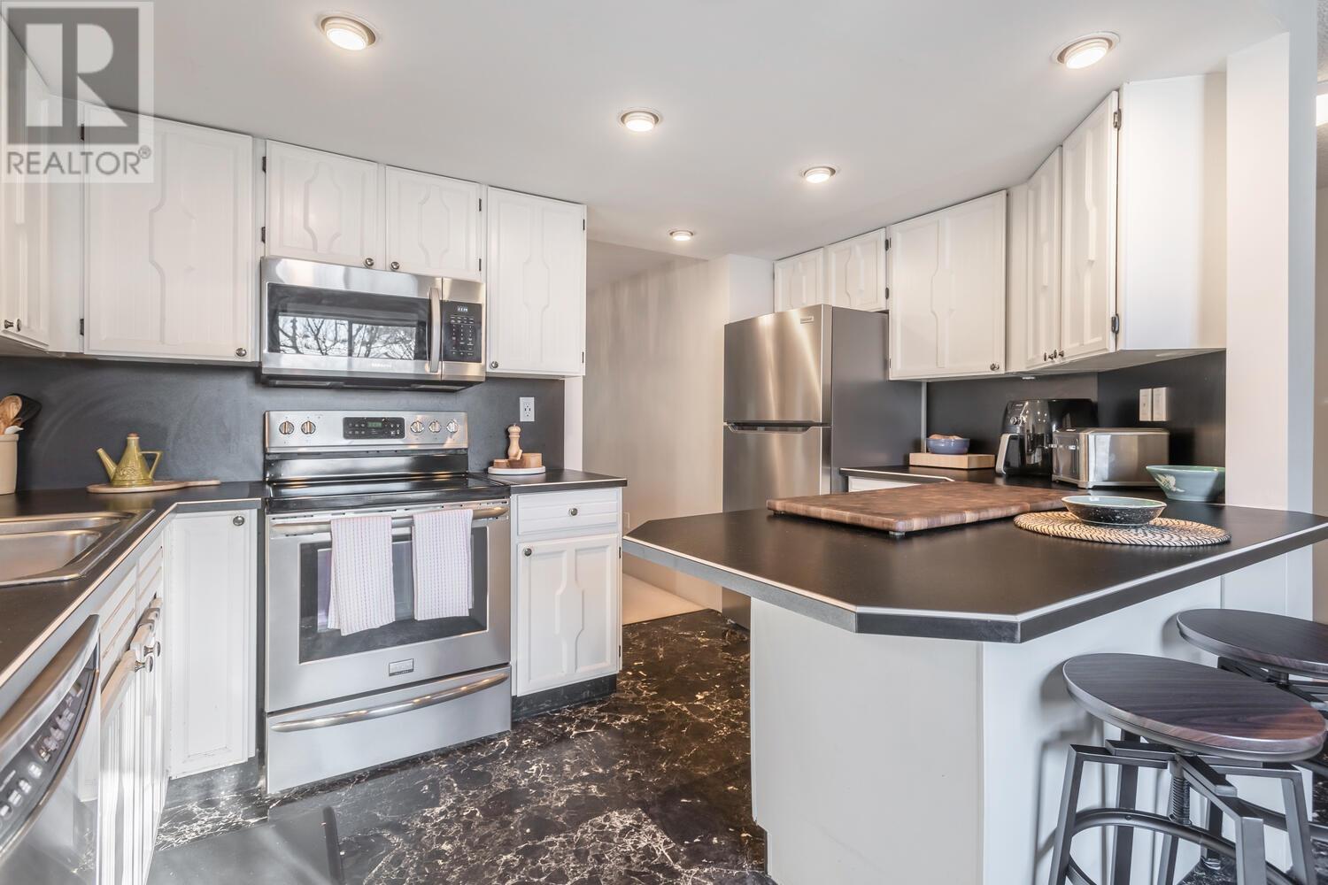 9135 Wiltshire Place, Burnaby, British Columbia  V3N 4L6 - Photo 11 - R2966582