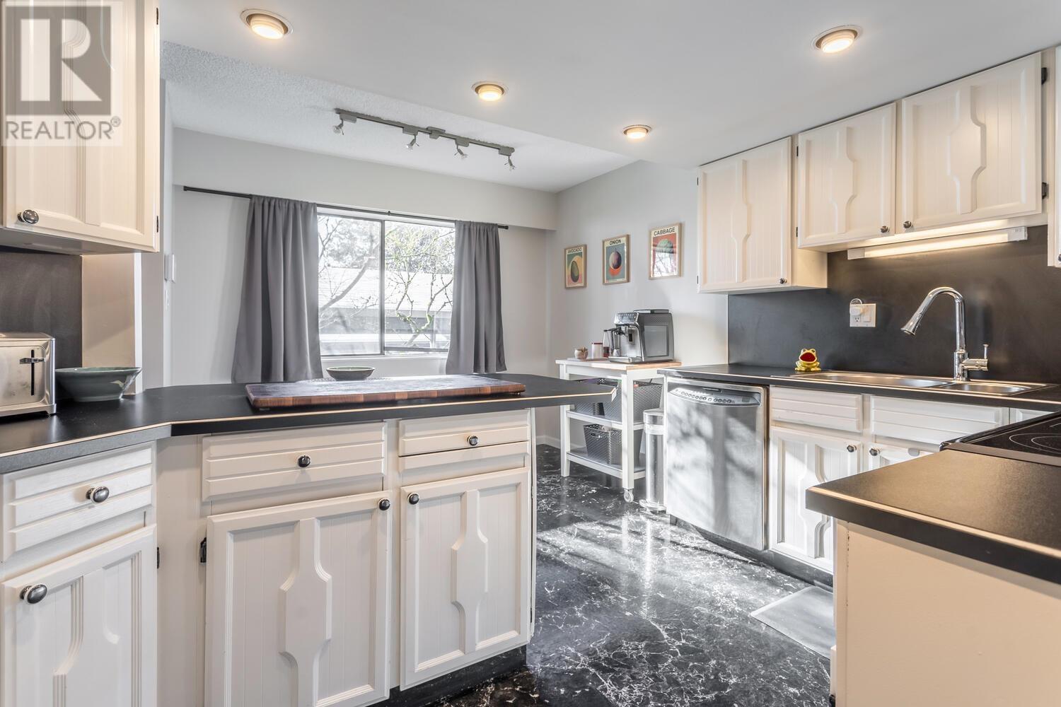9135 Wiltshire Place, Burnaby, British Columbia  V3N 4L6 - Photo 12 - R2966582