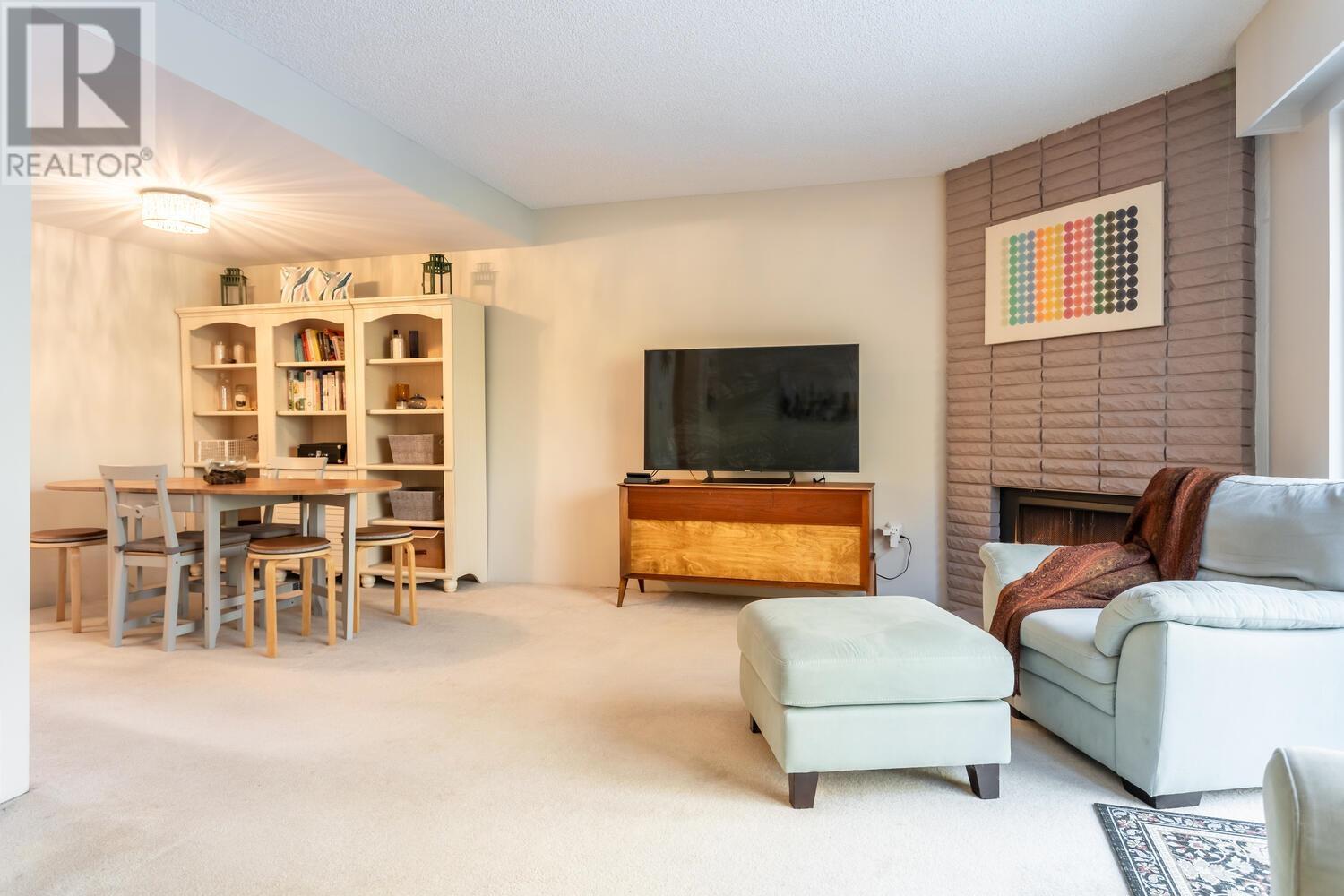 9135 Wiltshire Place, Burnaby, British Columbia  V3N 4L6 - Photo 3 - R2966582