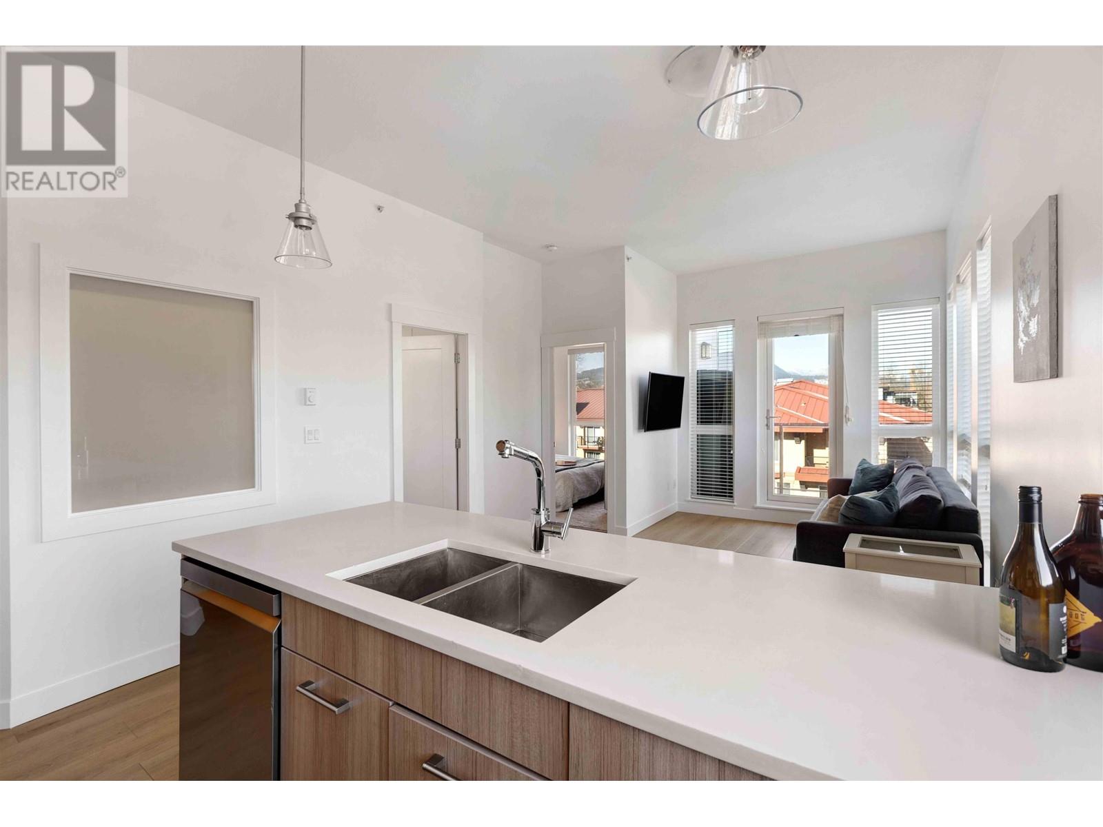 505 2214 Kelly Avenue, Port Coquitlam, British Columbia  V3C 0E5 - Photo 3 - R2966594