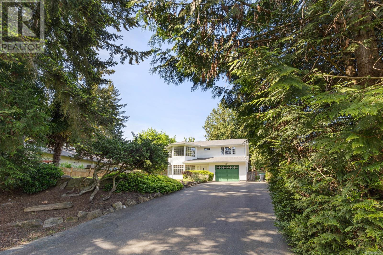Property at 1333 Carmel Pl image 2