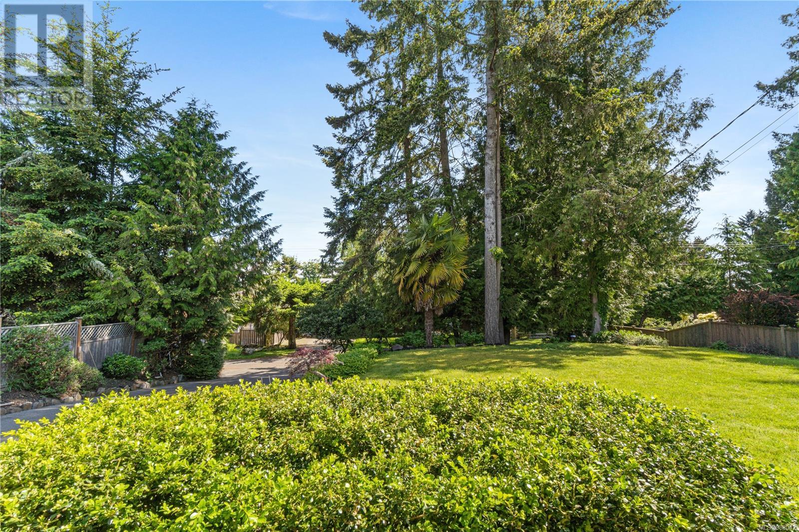 Property at 1333 Carmel Pl image 4