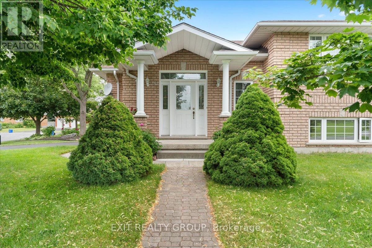 352 Bridge Street W, Belleville, Ontario  K8P 5H1 - Photo 1 - X11971946