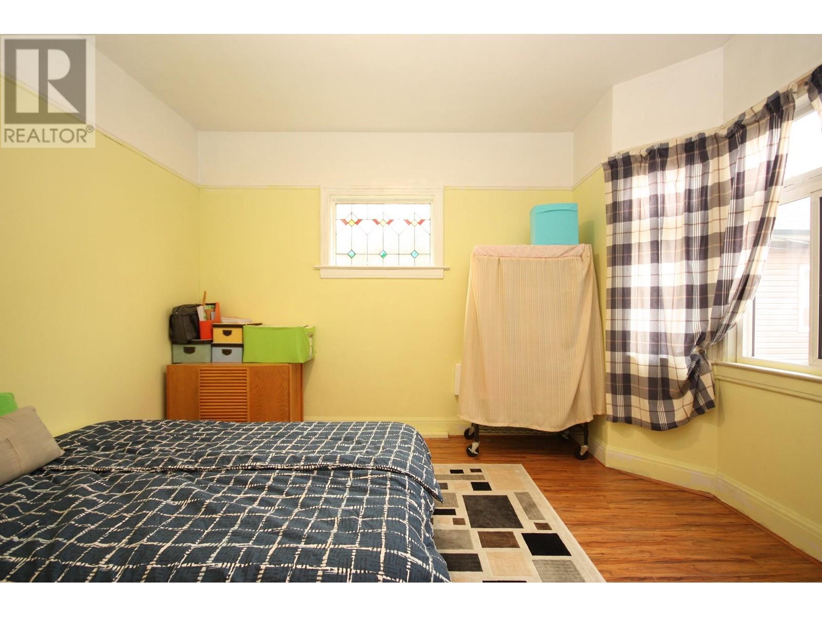 Property at 5011 CHATHAM STREET image 3