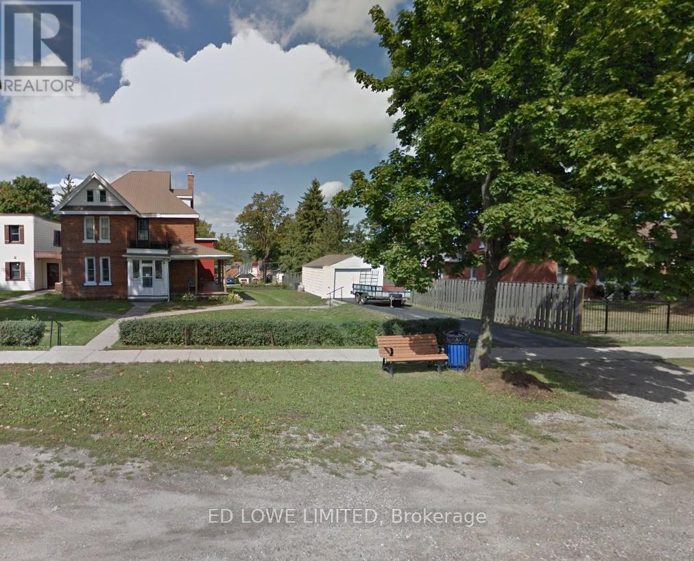 39 A POYNTZ STREET, Penetanguishene, Ontario