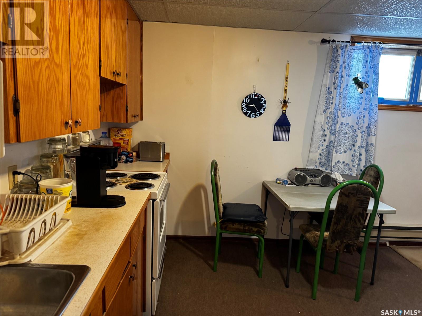 500 5th Avenue W, Assiniboia, Saskatchewan  S0H 0B0 - Photo 43 - SK995720