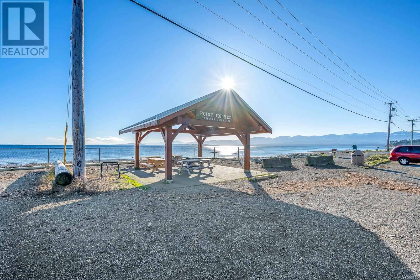 650 Lazo Rd, Comox, British Columbia  V9M 3V4 - Photo 5 - 988115