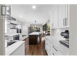 28 1370 RIVERWOOD GATE