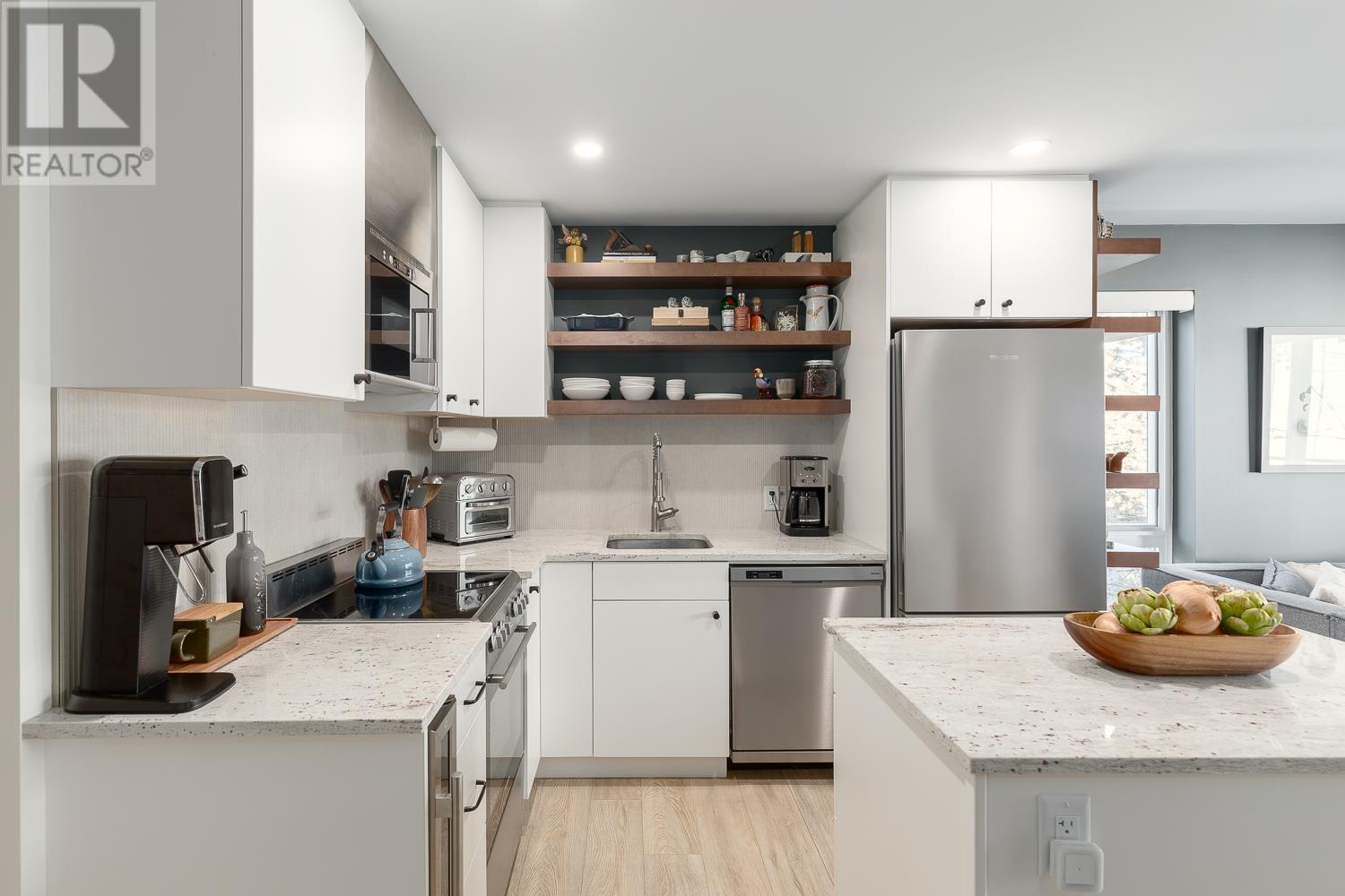 307 1661 E 2ND AVENUE, Vancouver