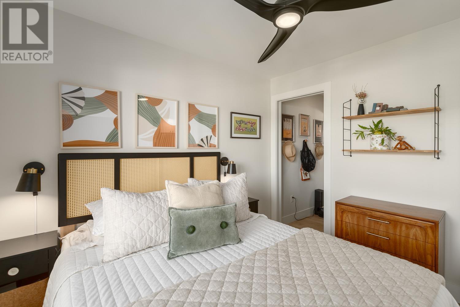 Listing Picture 10 of 19 : 307 1661 E 2ND AVENUE, Vancouver / 溫哥華 - 魯藝地產 Yvonne Lu Group - MLS Medallion Club Member