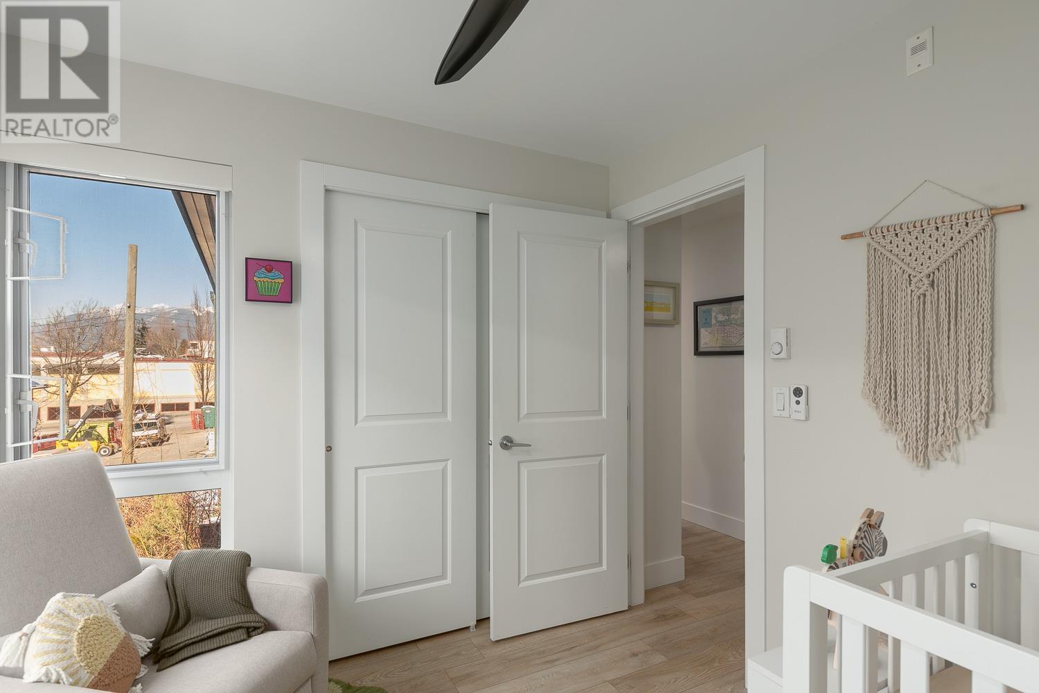 Listing Picture 14 of 19 : 307 1661 E 2ND AVENUE, Vancouver / 溫哥華 - 魯藝地產 Yvonne Lu Group - MLS Medallion Club Member