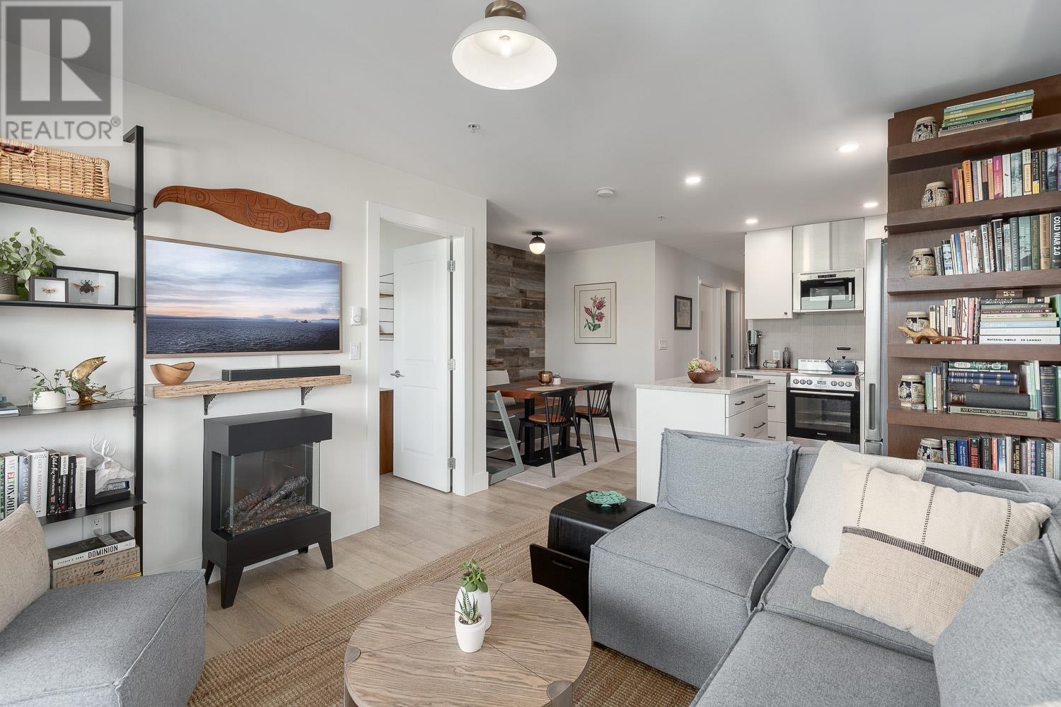 Listing Picture 4 of 19 : 307 1661 E 2ND AVENUE, Vancouver / 溫哥華 - 魯藝地產 Yvonne Lu Group - MLS Medallion Club Member