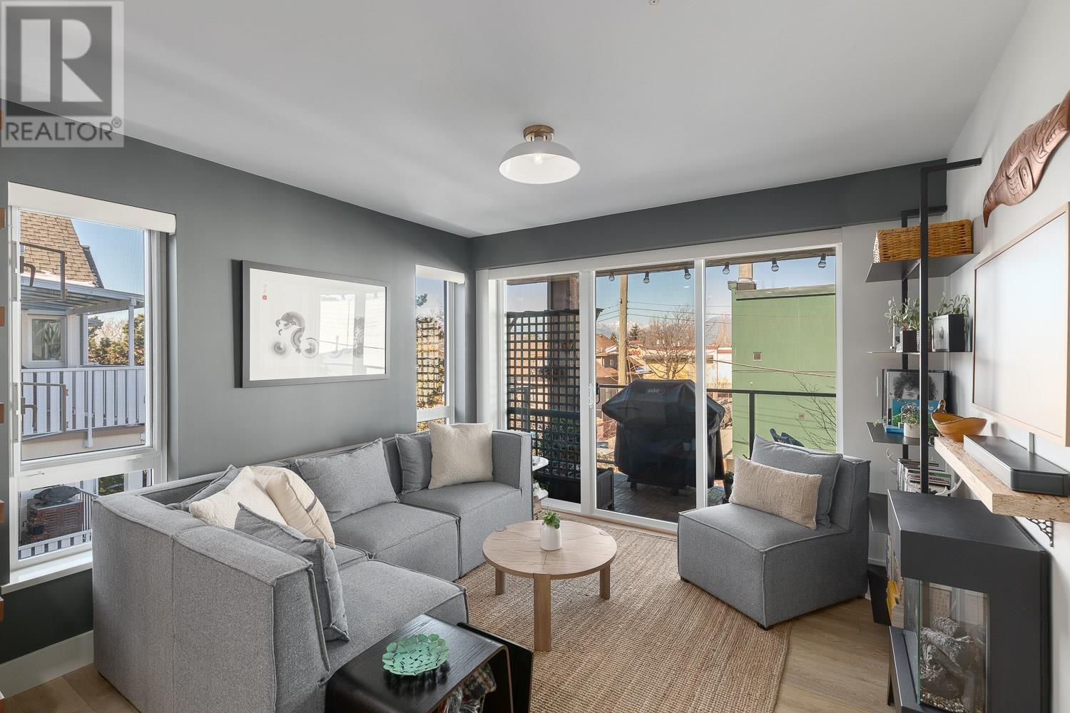 Listing Picture 5 of 19 : 307 1661 E 2ND AVENUE, Vancouver / 溫哥華 - 魯藝地產 Yvonne Lu Group - MLS Medallion Club Member