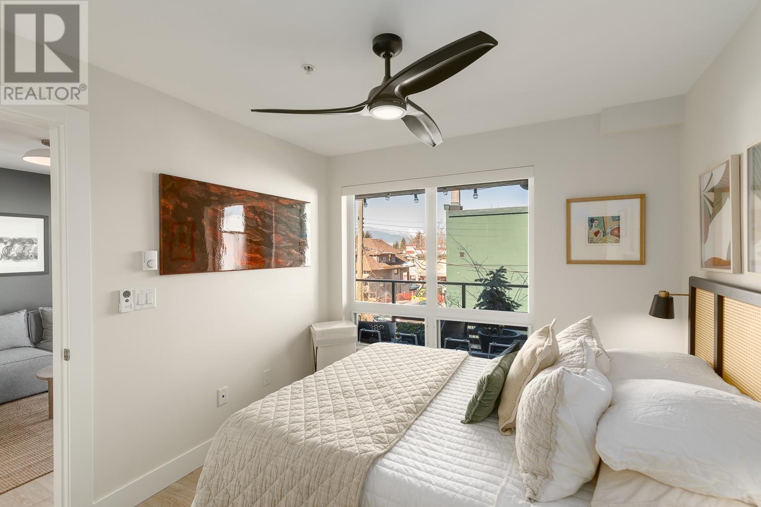 Listing Picture 9 of 19 : 307 1661 E 2ND AVENUE, Vancouver / 溫哥華 - 魯藝地產 Yvonne Lu Group - MLS Medallion Club Member