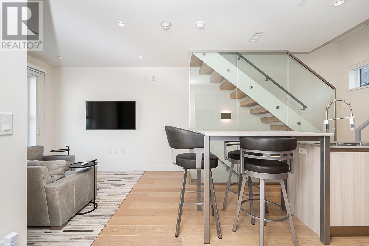 158 W Woodstock Avenue, Vancouver, British Columbia  V5Y 0N1 - Photo 15 - R2966630